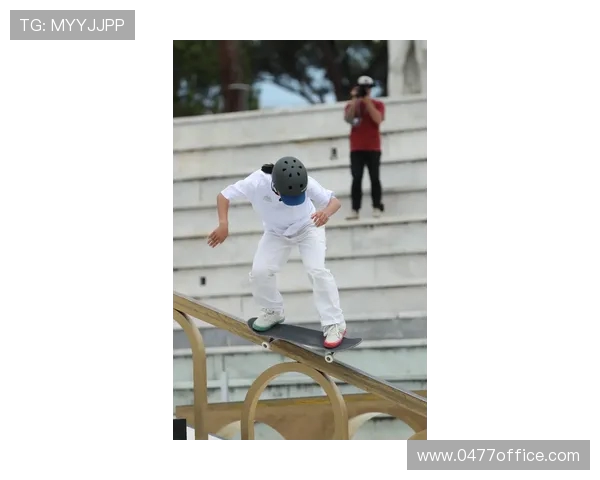 杭州滑板精英赛精彩点评极限运动队展现速度与技巧的完美结合 杭州滑板精英赛精彩点评极限运动队展现速度与技巧的完美结合