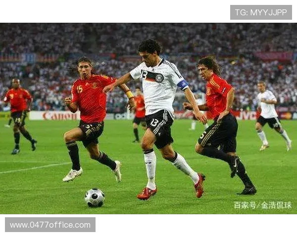 奥兰多与亚特的激烈对决揭示了足球战术的魅力与团队合作的重要性