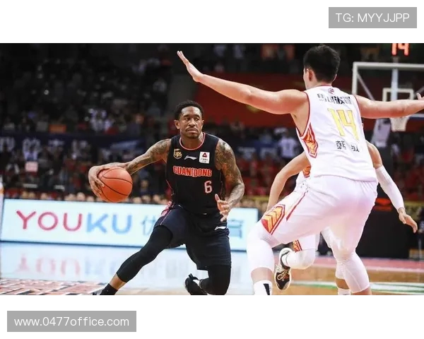 马尚布鲁克斯:从篮球新星到职业生涯的辉煌转折与成长之路 马尚布鲁克斯:从篮球新星到职业生涯的辉煌转折与成长之路